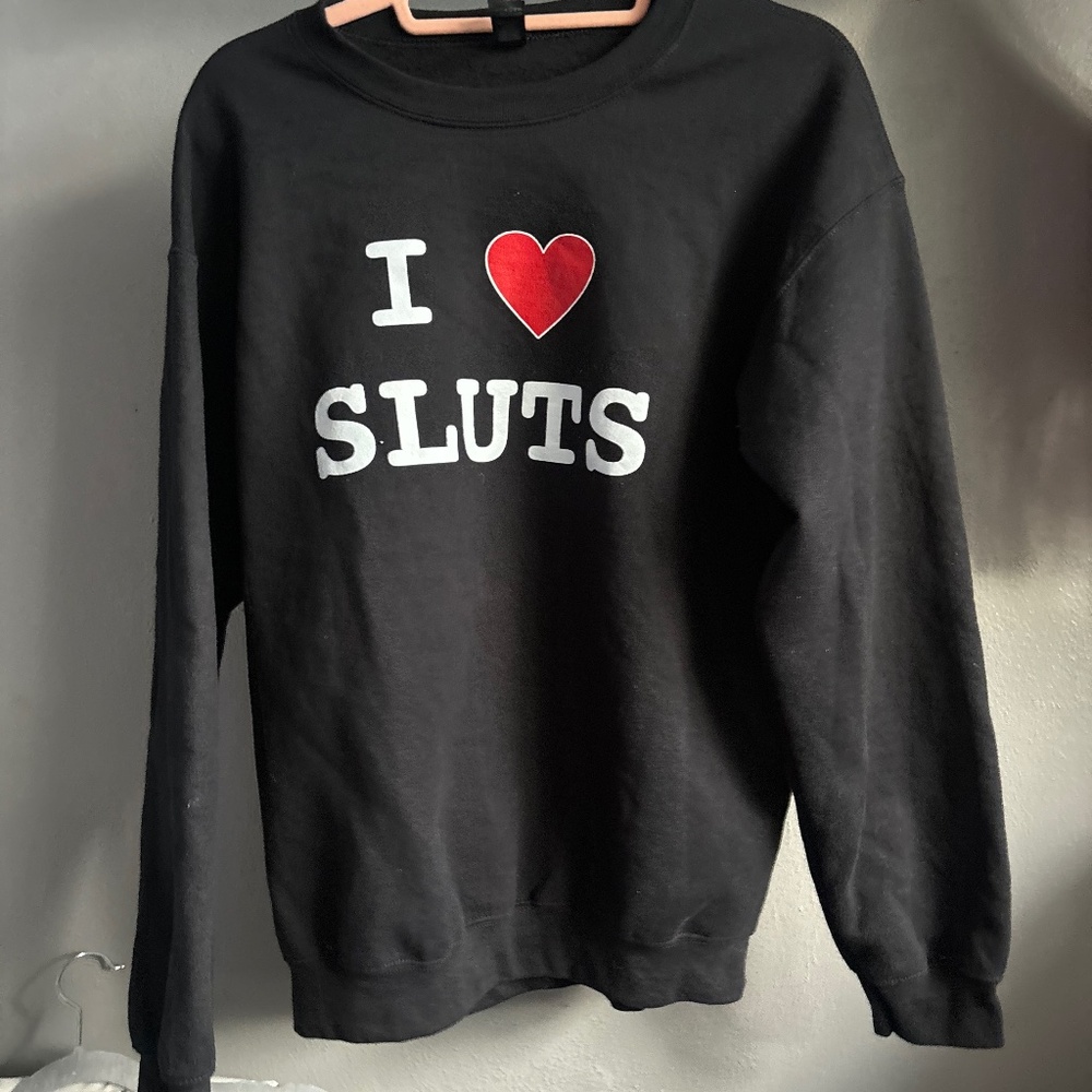 Black “I ❤️ SLUTS” Graphic Sweatshirt Size Medium